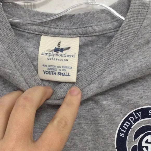 SIMPLY Southern Grey Tee - Red White & Ocean Blue size S (6-8) - Picture 4 of 4